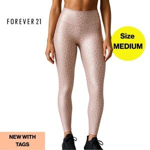 NEW w Tags 🏷️ Metallic Animal Print Athleisure Leggings 🐆 (Size Medium)